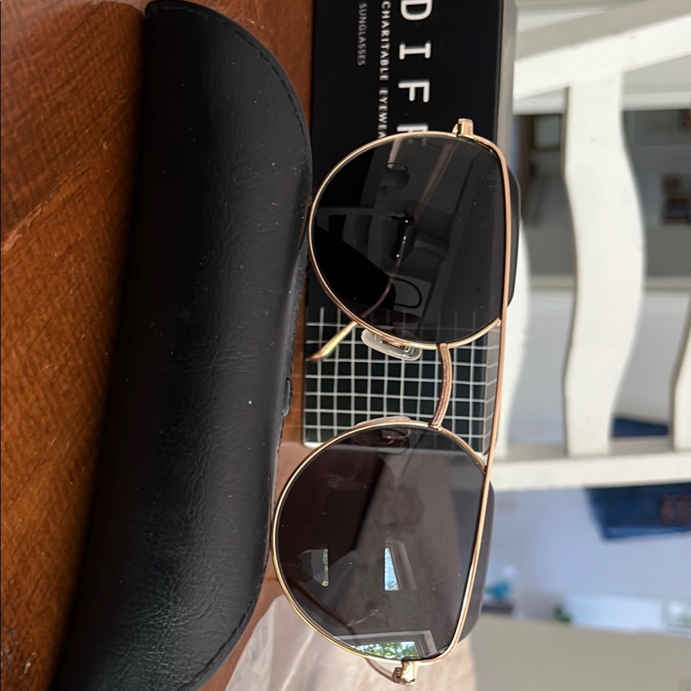 Diff Eyewear unisex sunglasses. Brand new